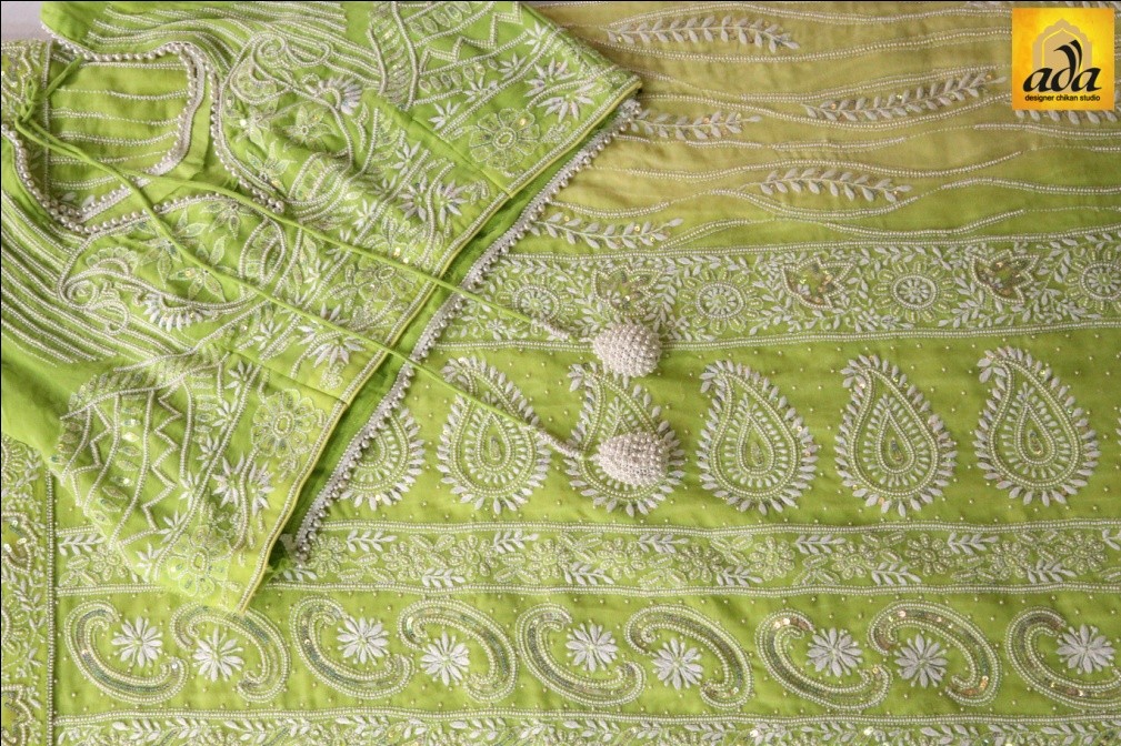 Designer Embroidered Sarees: Infusing new life to traditional outfit!!!