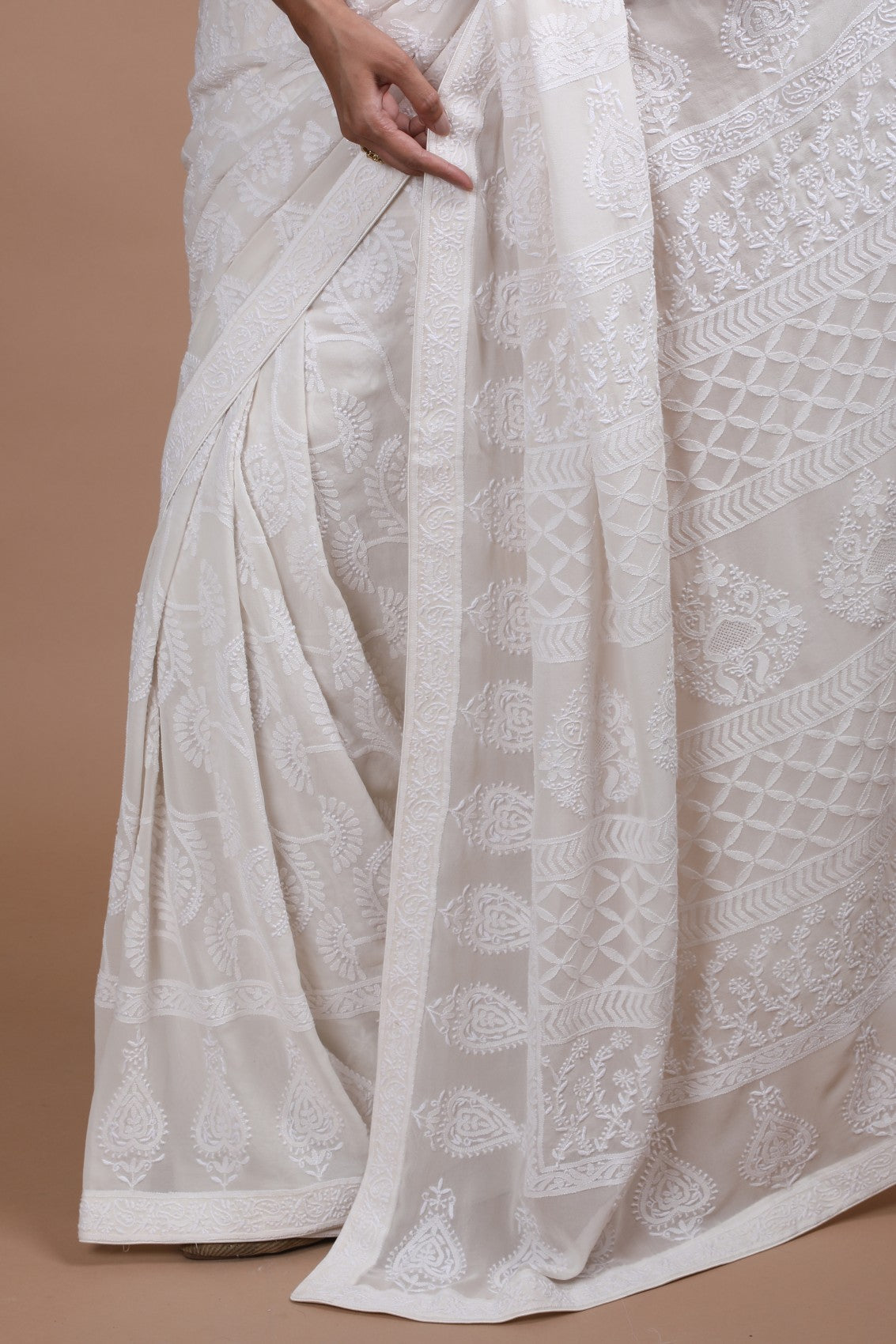 Ada Hand Embroidered Off White Pure Georgette Lucknowi Chikankari Saree With Blouse A536375