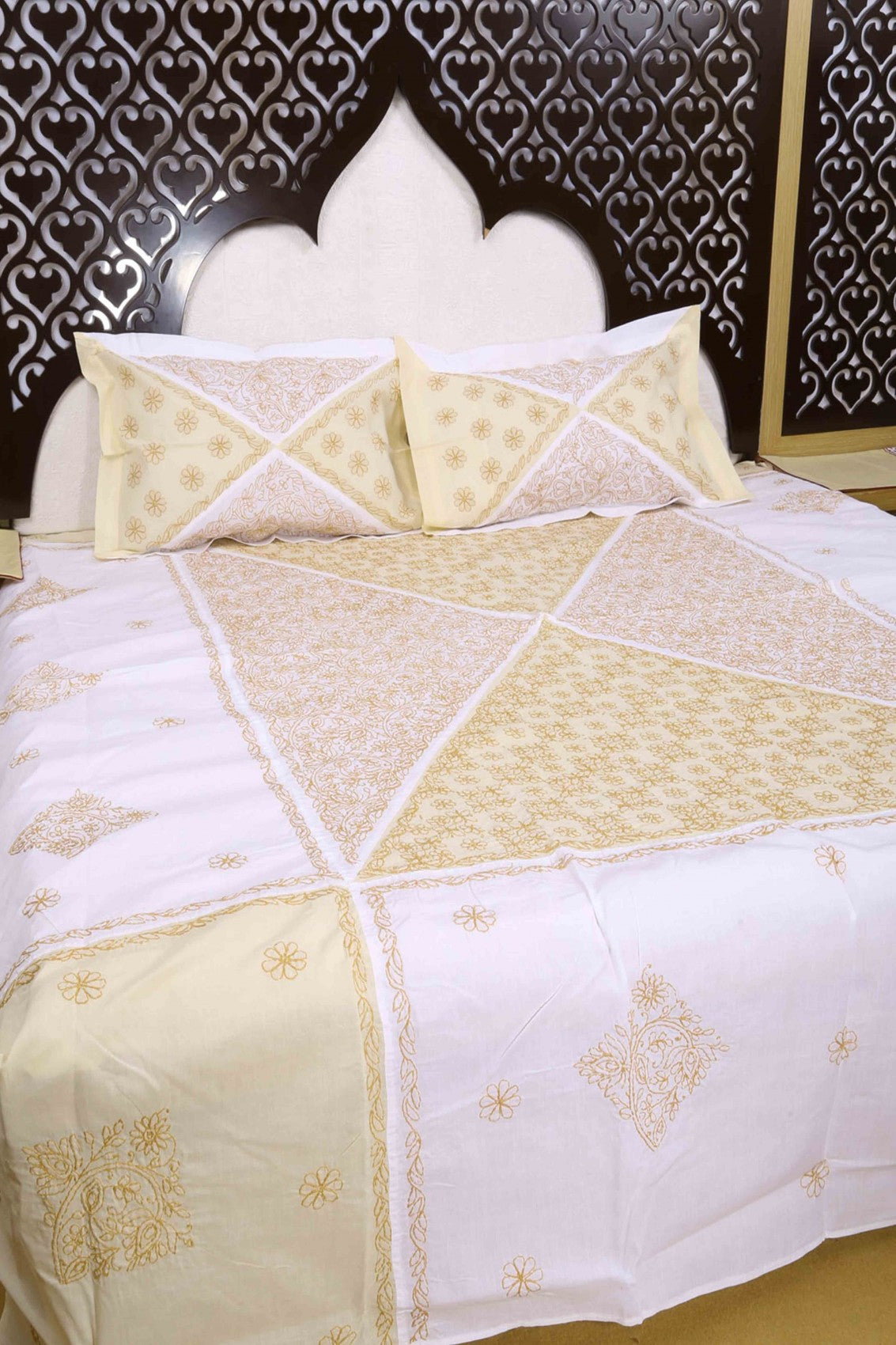 Ada Hand Embroidered White Cotton Lucknowi Chikankari Bed Sheet With Pillow Cover Set 01A019057