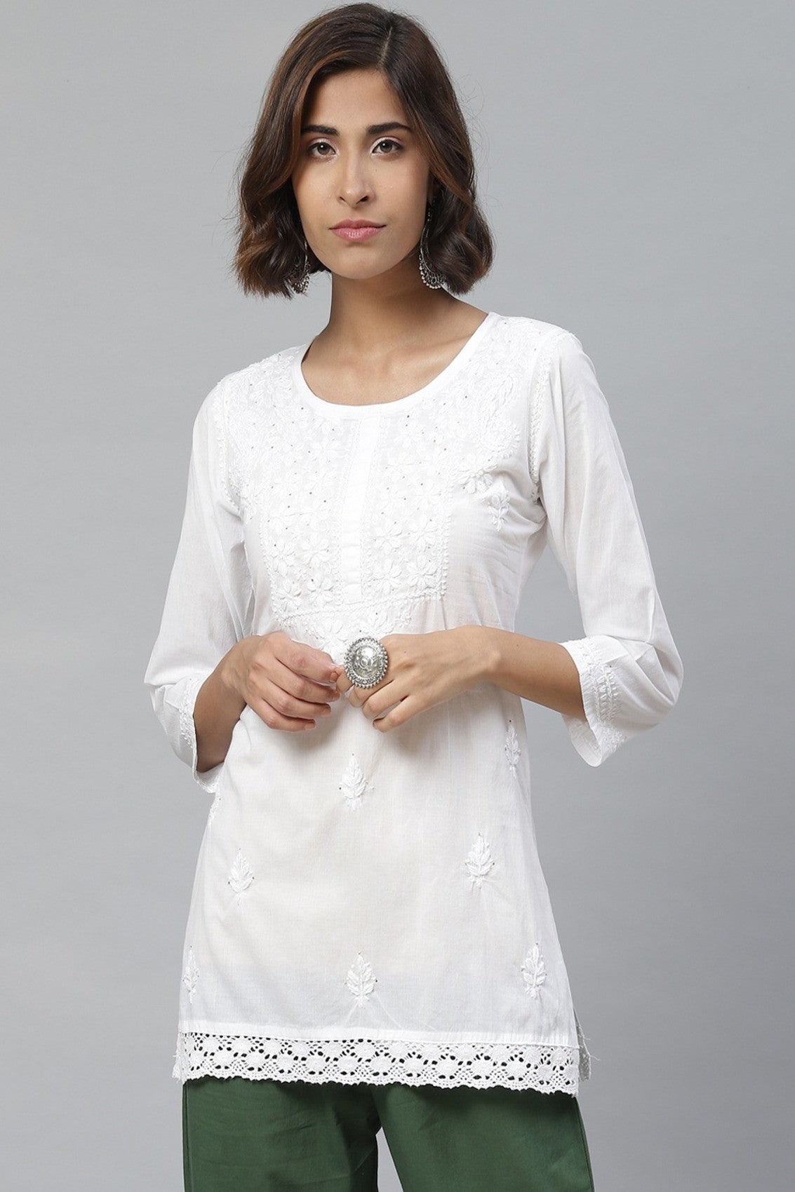 Ada Hand Embroidered White Cotton Lucknowi Chikankari Kurti With Muqaish Work A100594
