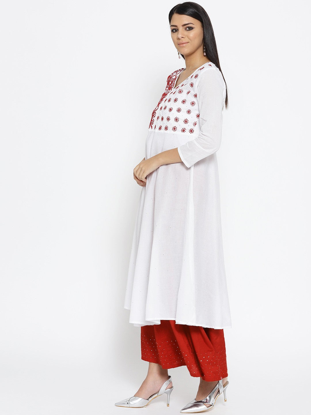 Ada Hand Embroidered White Cotton Lucknowi Chikankari Straight Kurta With Muqaish Work A100057