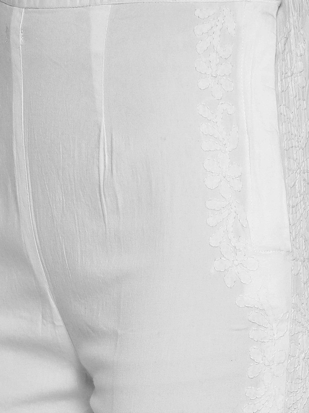 Ada Hand Embroidered White Georgette Lucknowi Chikankari Kurta Set With Slip A100218
