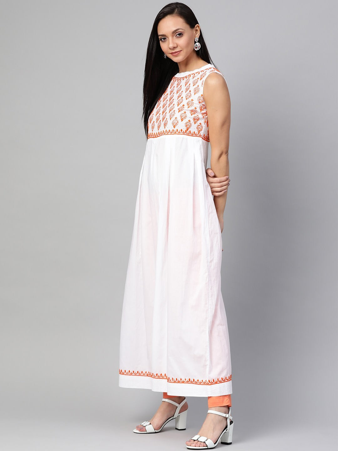 Ada Hand Embroidered White Cotton Lucknowi Chikankari A-line Kurta With Muqaish Work A100466