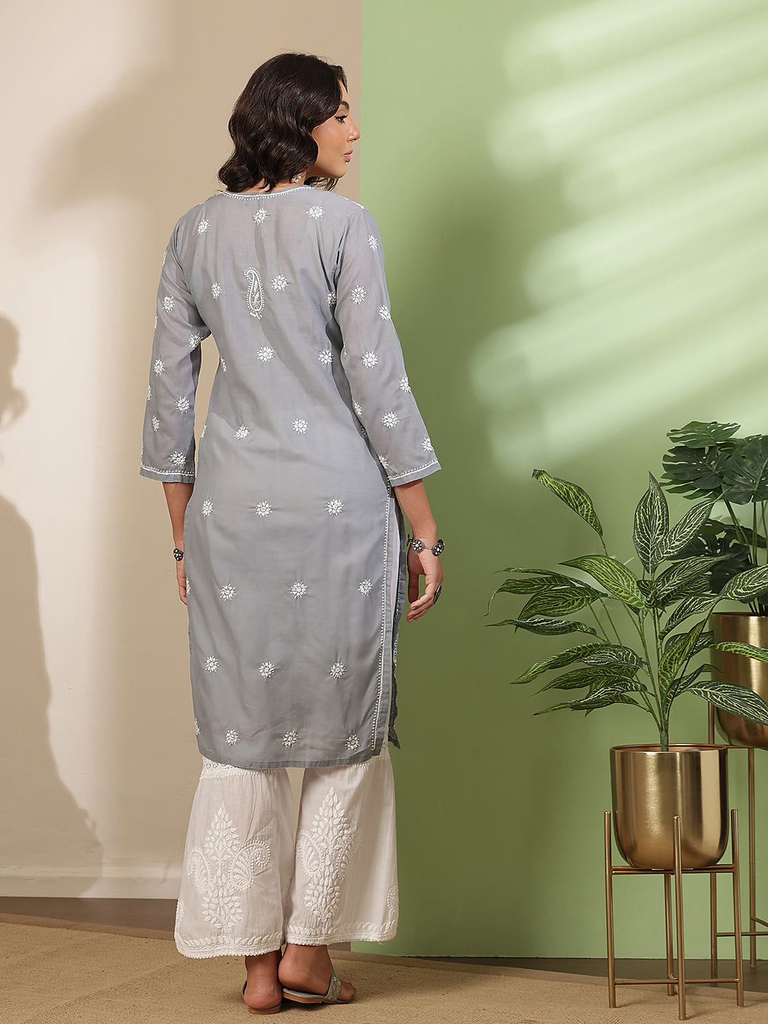 Ada Hand Embroidered Grey Cotton Lucknowi Chikankari Straight Kurta A411168