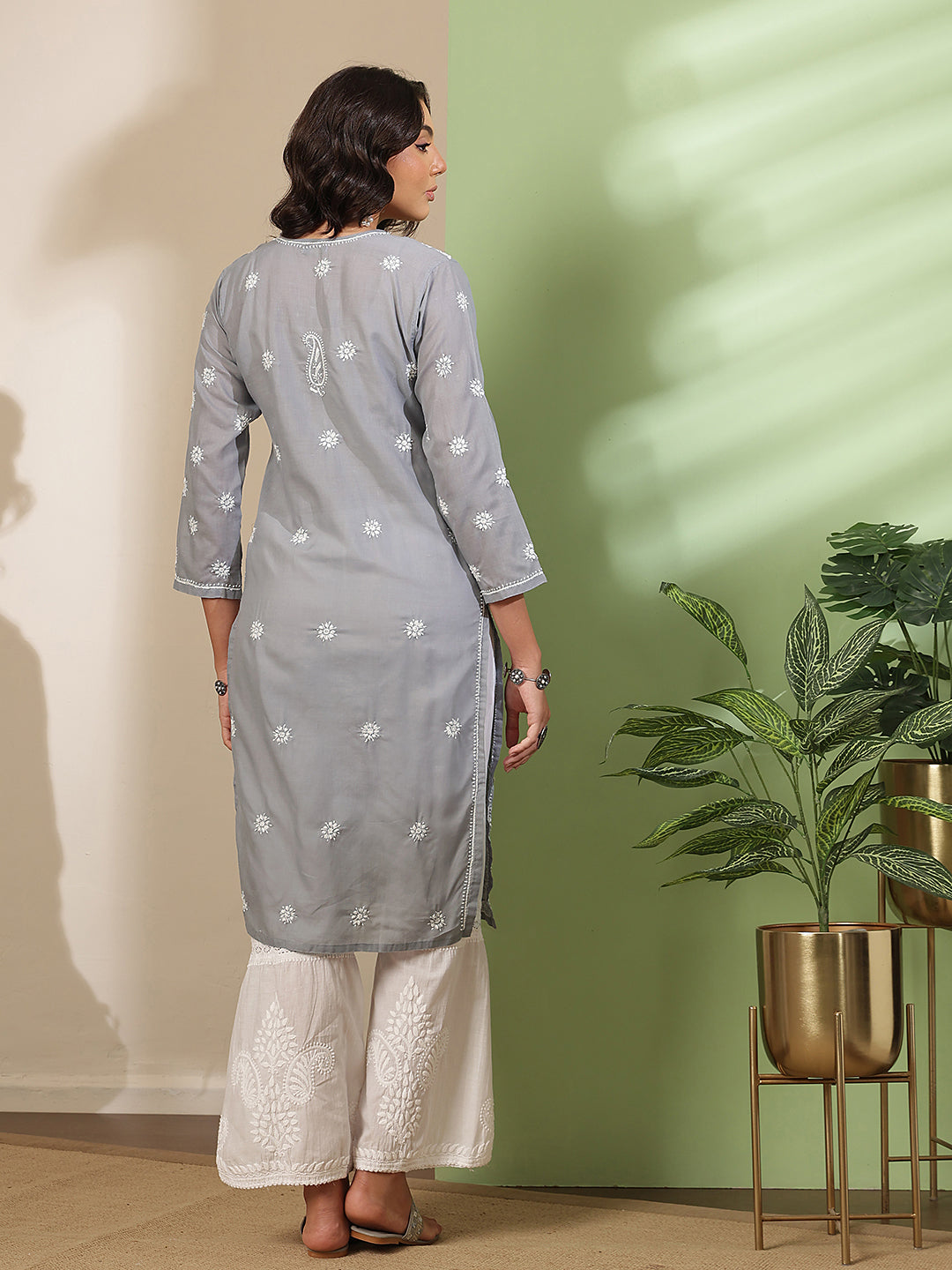 Ada Hand Embroidered Grey Cotton Lucknowi Chikankari Straight Kurta A411168