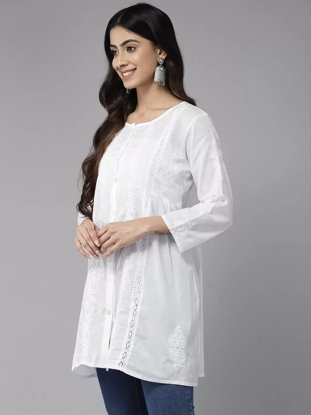 Ada Hand Embroidered White Pure Cotton Lucknowi Chikankari Straight Shirt A911284