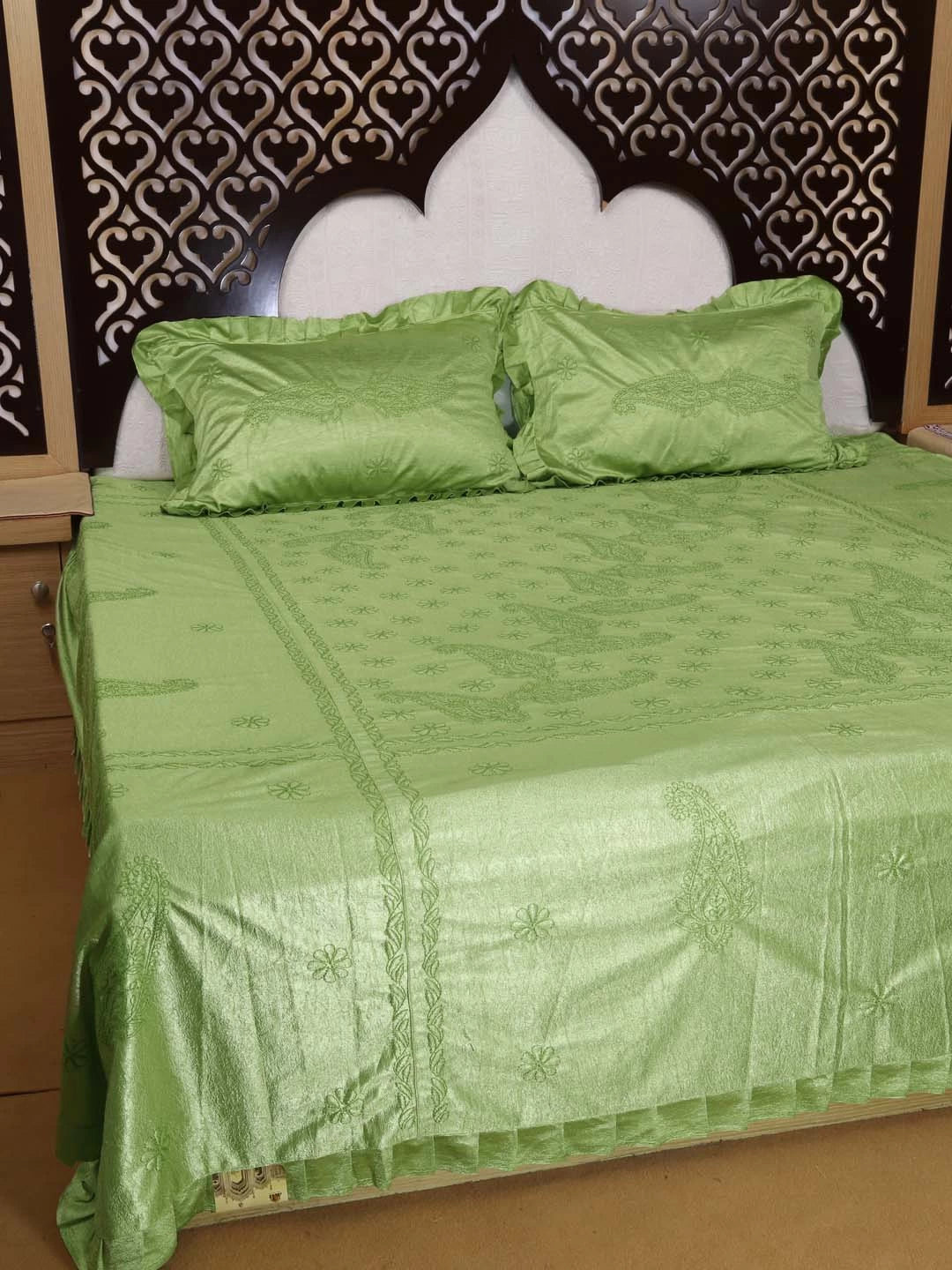 Ada Hand Embroidered Green Silk Lucknowi Chikankari Bed Sheet With Pillow and Cuhsion Cover Set 01A366302