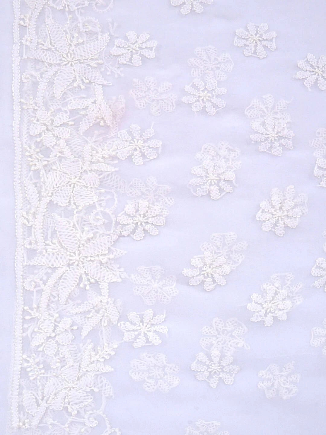 Ada Hand Embroidered White Georgette Lucknowi Chikankari Saree With Blouse A497192