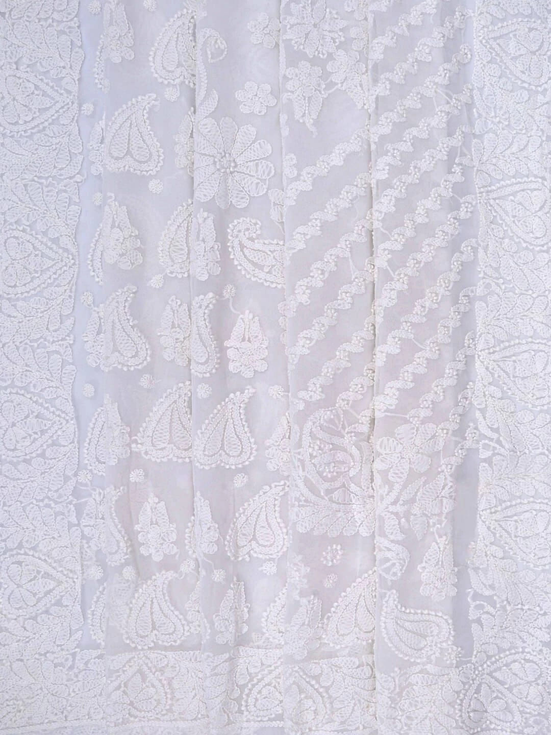 Ada Hand Embroidered White Georgette Lucknowi Chikankari Saree With Blouse 01A238158