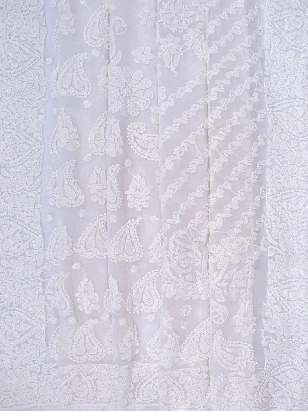 Ada Hand Embroidered White Georgette Lucknowi Chikankari Saree With Blouse 01A238158