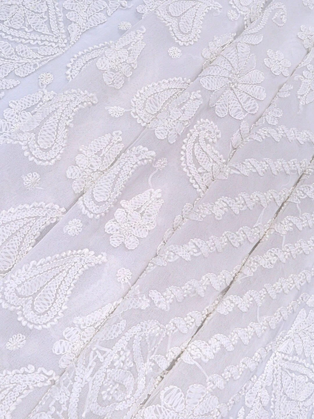 Ada Hand Embroidered White Georgette Lucknowi Chikankari Saree With Blouse 01A238158