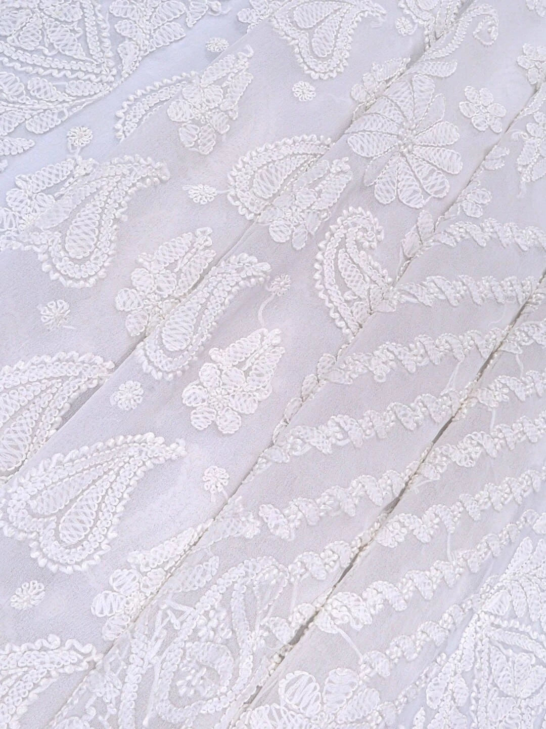 Ada Hand Embroidered White Georgette Lucknowi Chikankari Saree With Blouse 01A238158