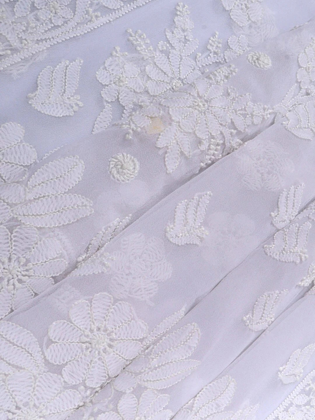Ada Hand Embroidered White Georgette Lucknowi Chikankari Saree With Blouse 01A103944