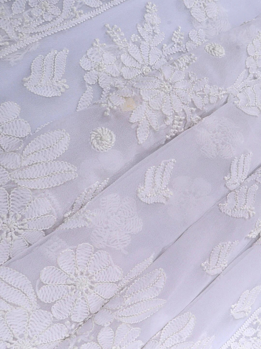 Ada Hand Embroidered White Georgette Lucknowi Chikankari Saree With Blouse 01A103944