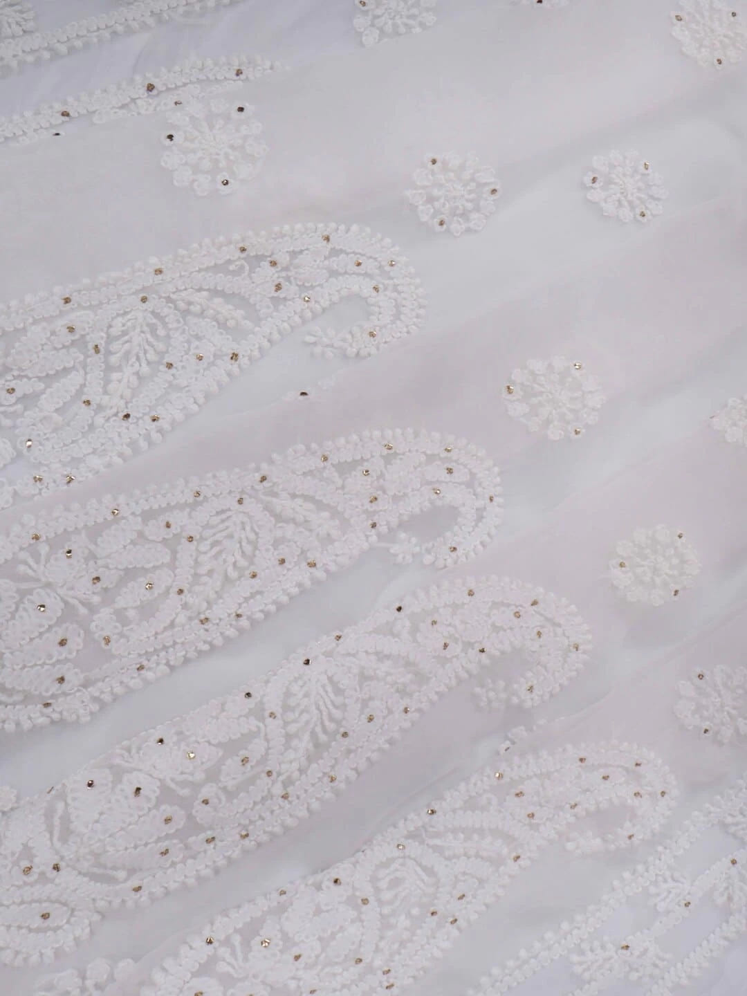 Ada Hand Embroidered White Georgette Lucknowi Chikankari Saree/Blouse With Muqaish Work 01A93955