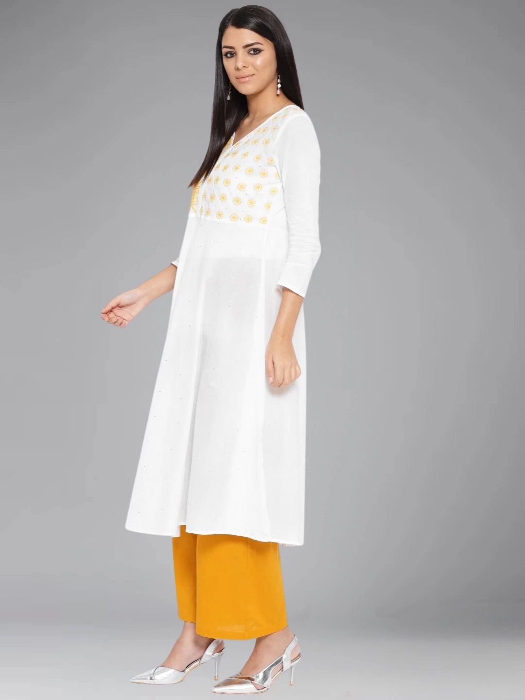 Ada Hand Embroidered White Cotton Lucknowi Chikankari A-line Kurta With Muqaish Work A100054
