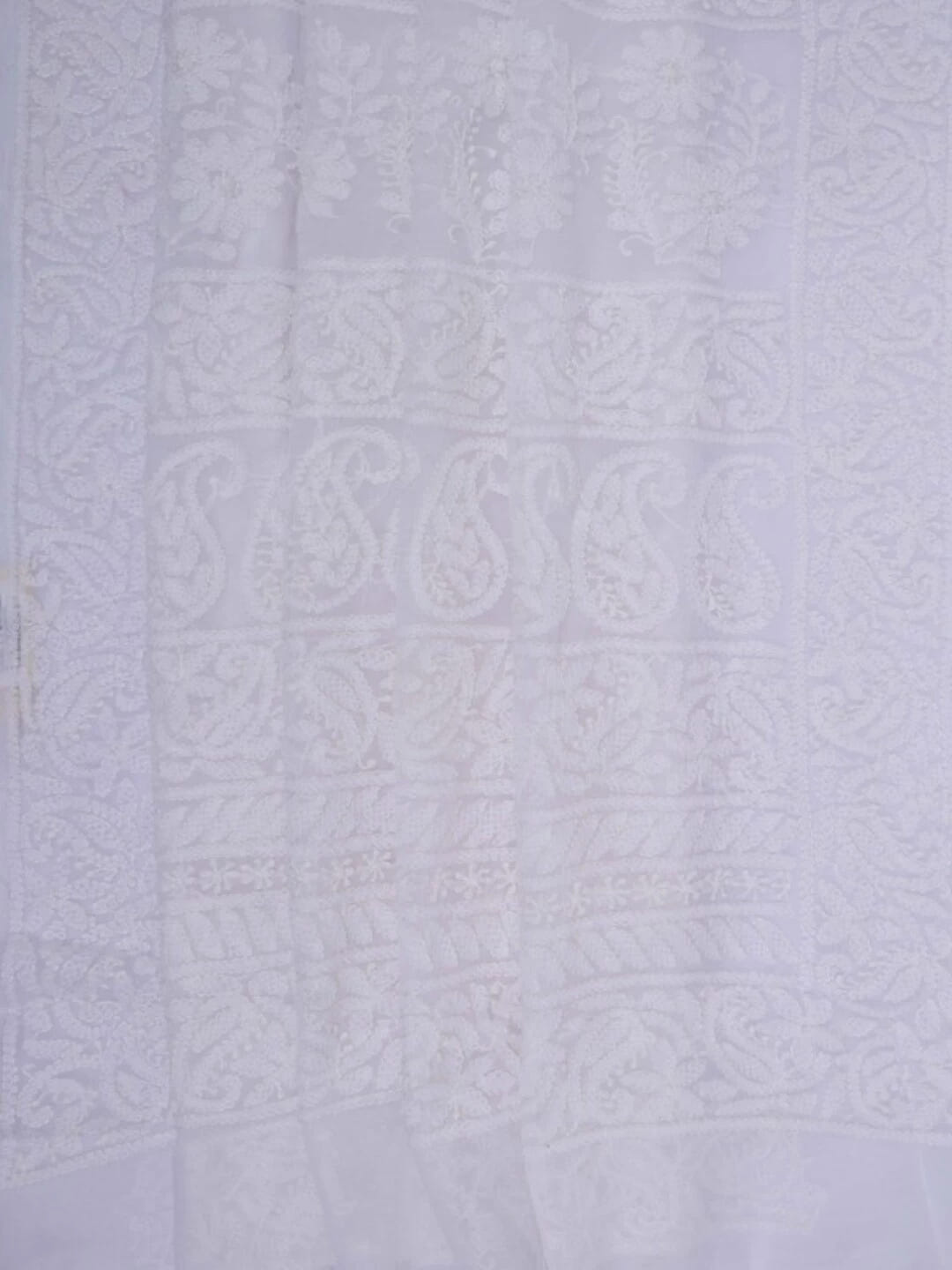 Ada Hand Embroidered White Georgette Lucknowi Chikankari Saree With Blouse 01A199459