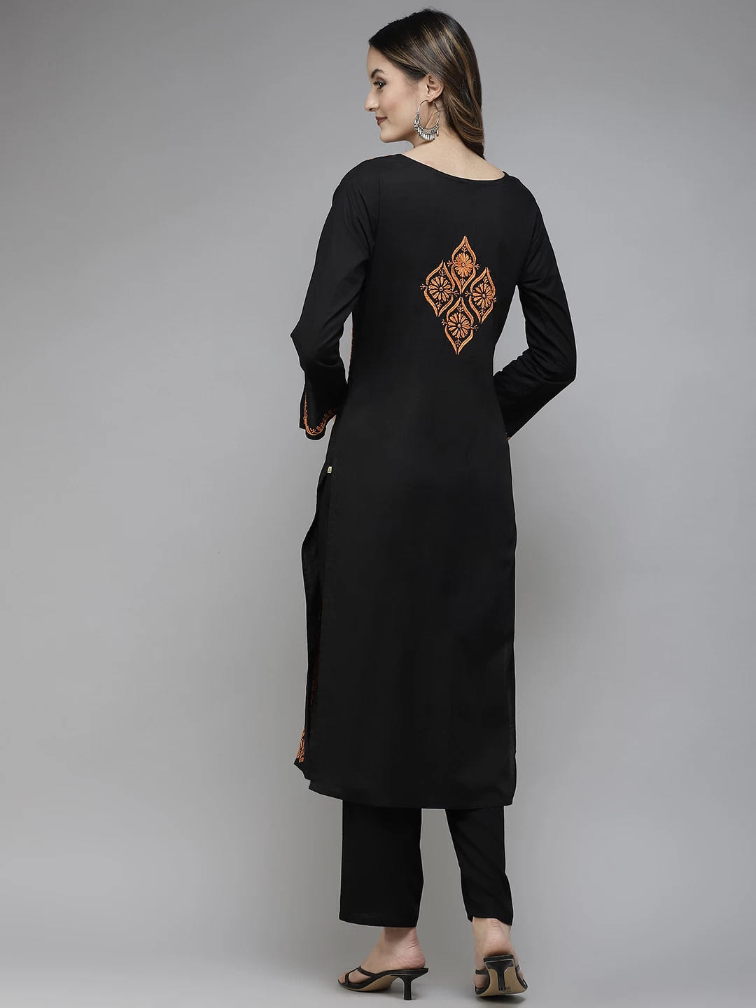 Ada Hand Embroidered Black Cotton Lucknowi Chikan Straight Kurta A411389