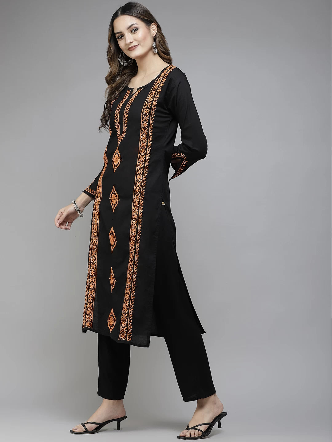 Ada Hand Embroidered Black Cotton Lucknowi Chikan Straight Kurta A411389