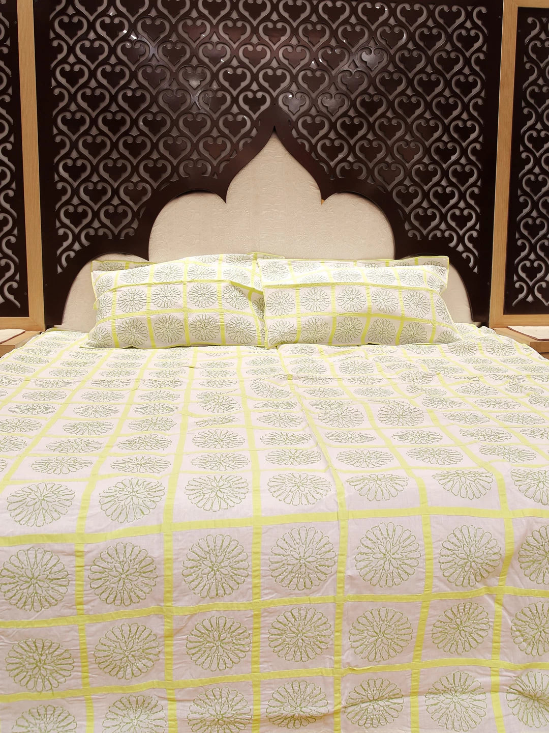 Ada Hand Embroidered White And Green Cotton Lucknowi Chikankari Bed Sheet With Pillow Cover Set 01A316593
