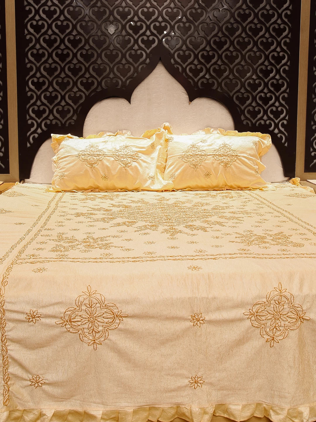 Ada Hand Embroidered Beige Silk Lucknowi Chikankari Bed Sheet With Pillow /Cushion Cover Set 01A442694