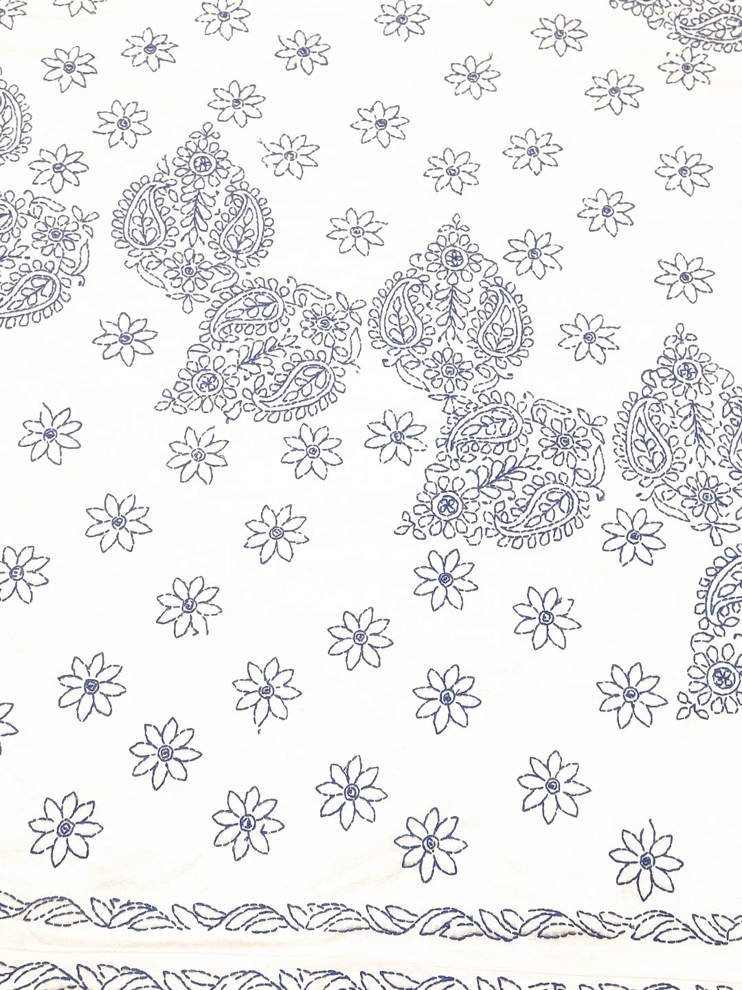 Ada Hand Embroidered White Silk Lucknowi Chikankari Bed Sheet With Pillow /Cushion Cover Set 01A442695