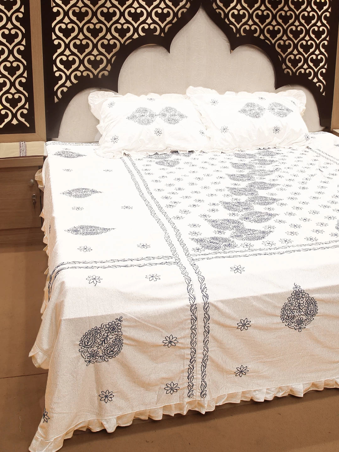 Ada Hand Embroidered White Silk Lucknowi Chikankari Bed Sheet With Pillow /Cushion Cover Set 01A442695