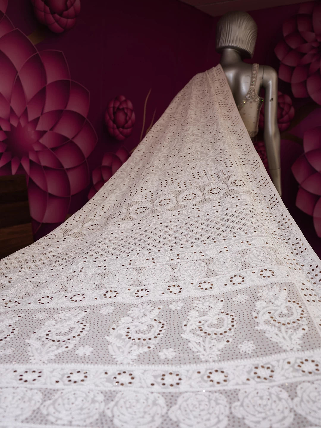 Ada Hand Embroidered Off White Pure Georgette Lucknowi Chikankari Saree/Blouse With Muqaish Work 01A459379
