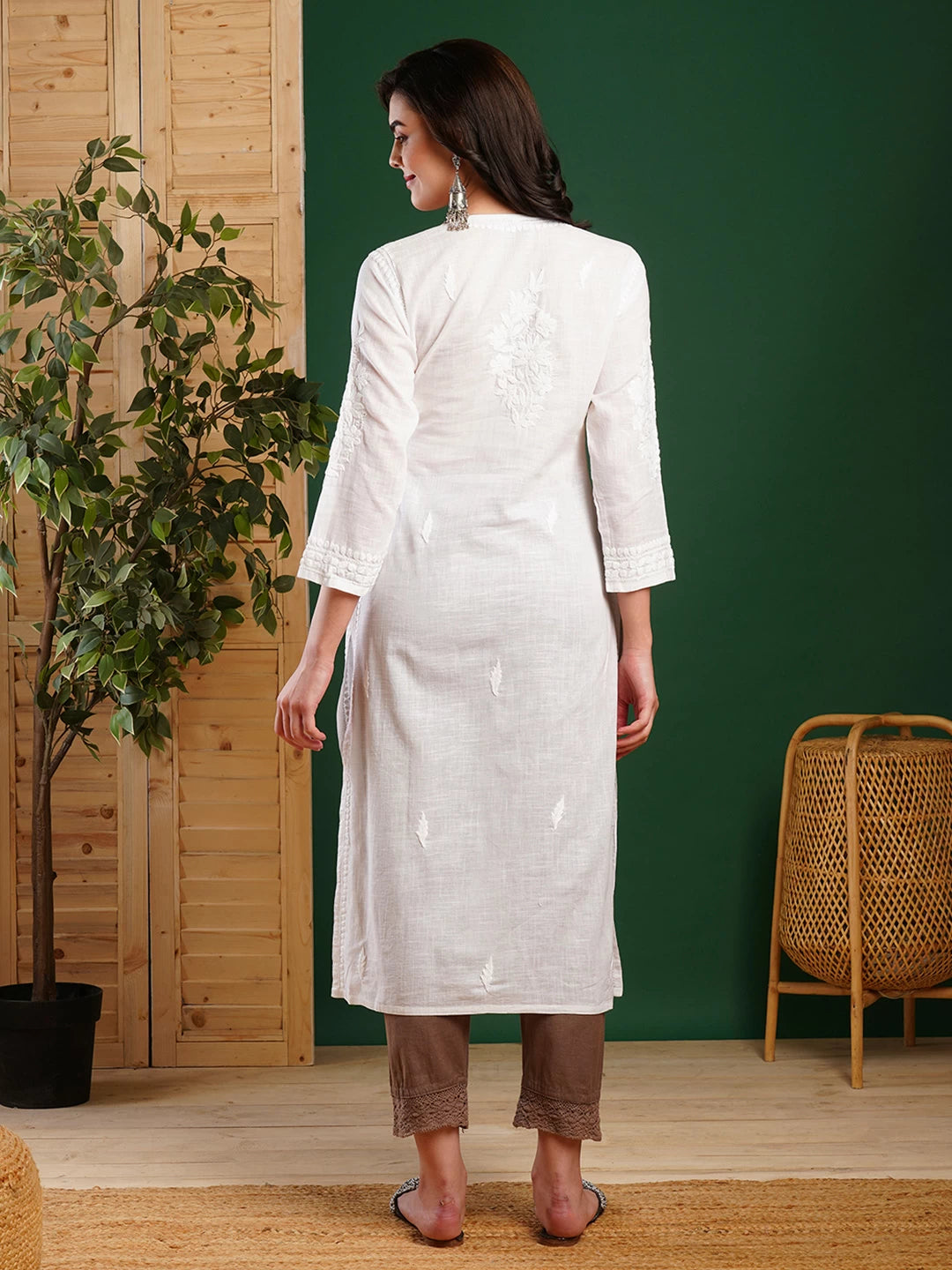 Ada Hand Embroidered White Linen Lucknowi Chikankari Straight Kurta A411544