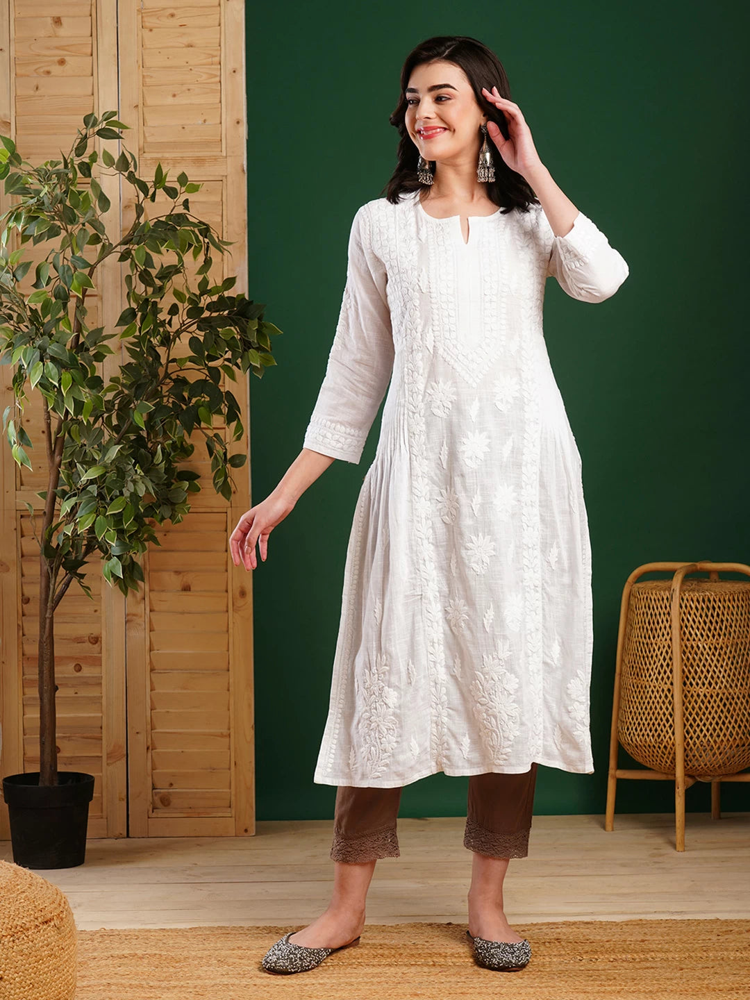 Ada Hand Embroidered White Linen Lucknowi Chikankari Straight Kurta A411544