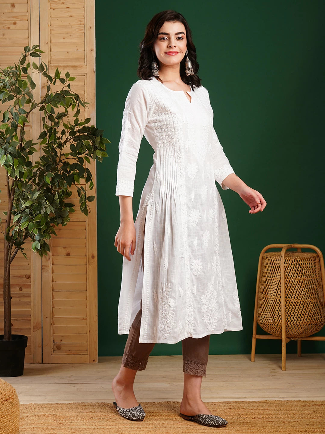 Ada Hand Embroidered White Linen Lucknowi Chikankari Straight Kurta A411544