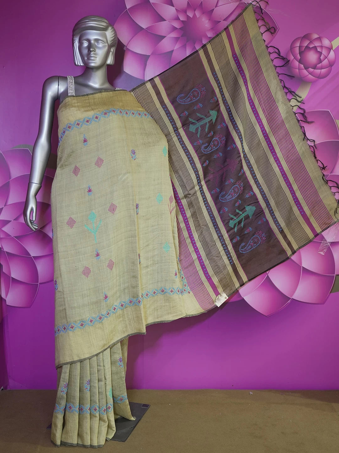 Ada Hand Embroidered Ghicha Silk Green Lucknowi Chikankari Saree With Blouse 01A425909