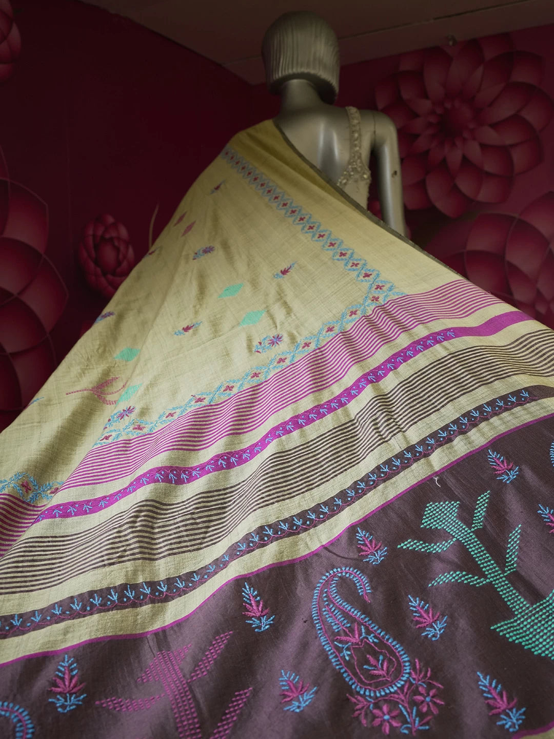 Ada Hand Embroidered Ghicha Silk Green Lucknowi Chikankari Saree With Blouse 01A425909