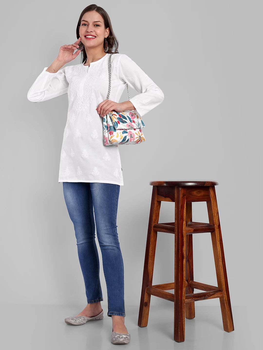 Ada Hand Embroidered White Cotton Lucknowi Chikankari Straight Kurti A911335