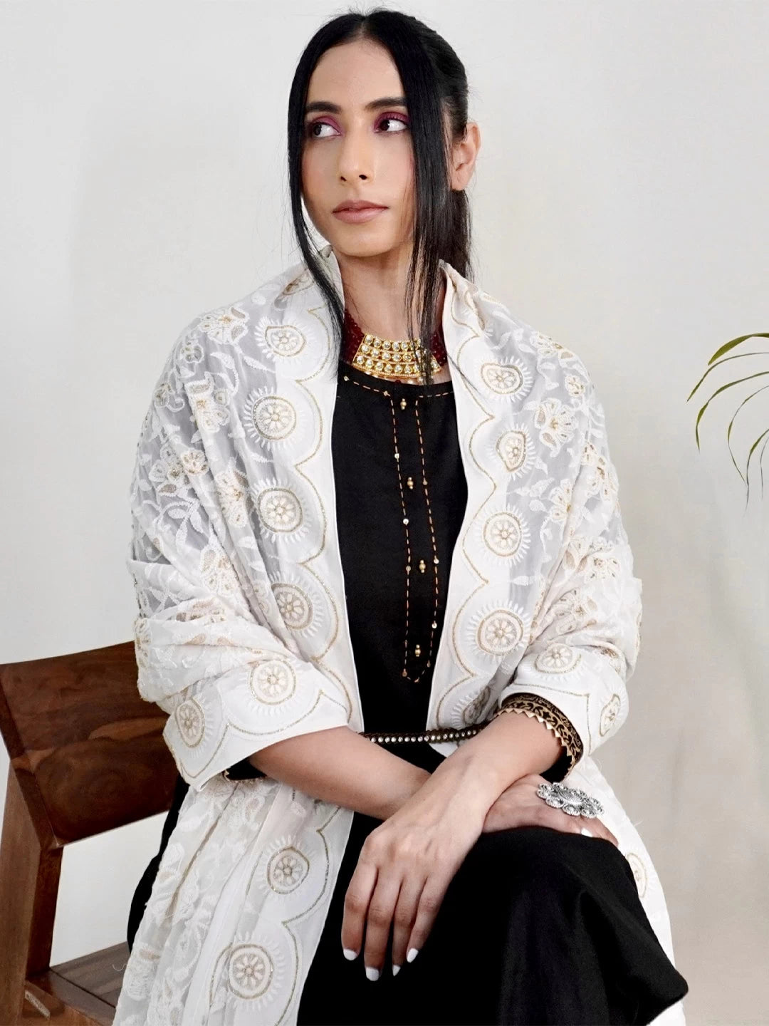 Ada Hand Embroidered Off White Pure Georgette Lucknowi Chikankari Dupatta With Zari Work A186901