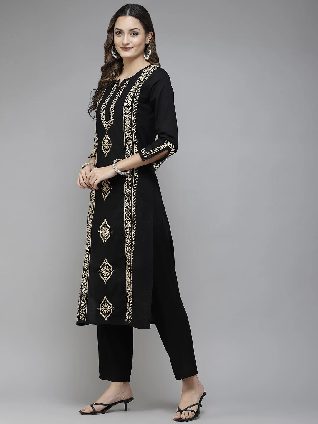 Ada Hand Embroidered Black Cotton Lucknowi Chikan Straight Kurta A411393