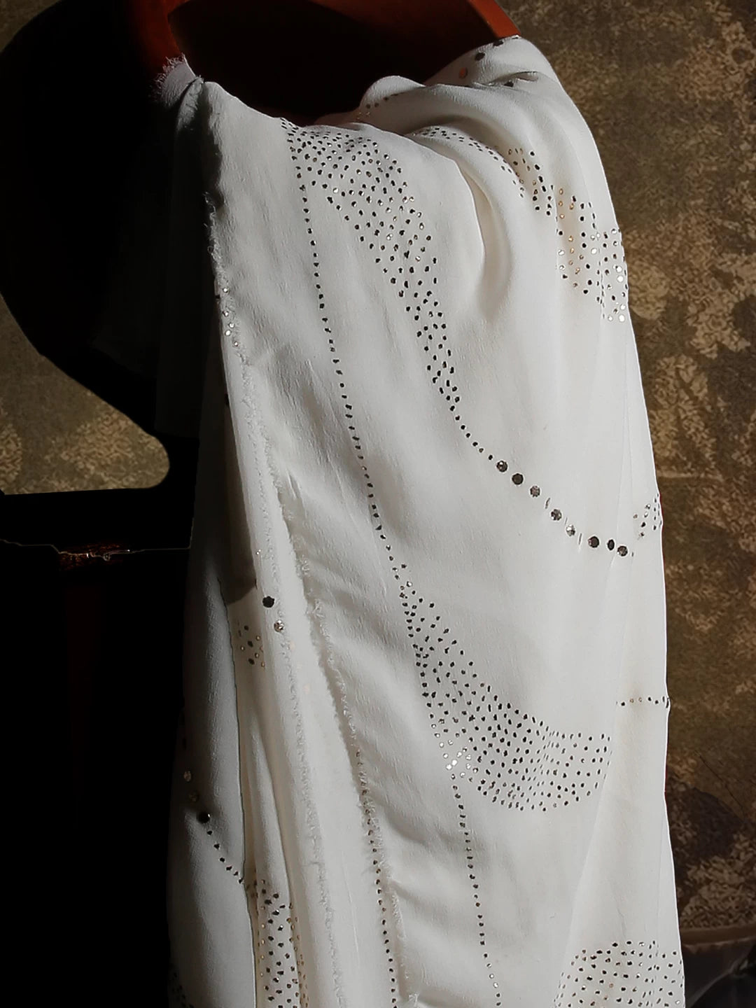 Ada Hand Embroidered Ivory White Pure Georgette Lucknowi Chikankari Saree/Blouse With Muqaish Work 01A395106
