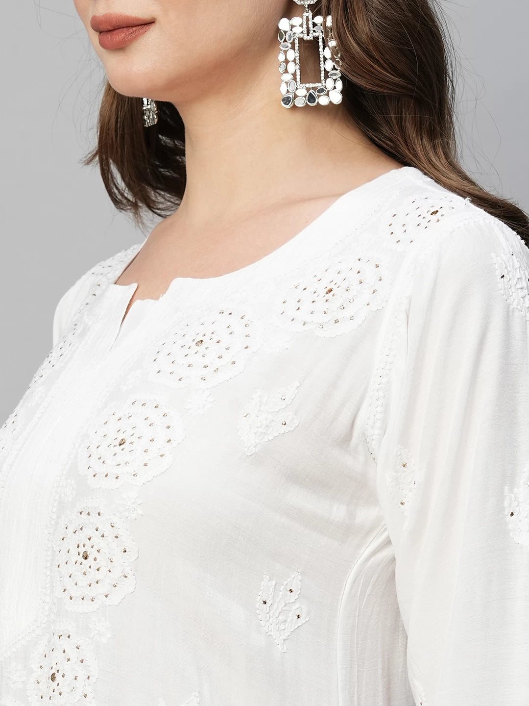 Ada Hand Embroidered White Muslin Lucknowi Chikankari straight Kurta With Muqaish Work A100420