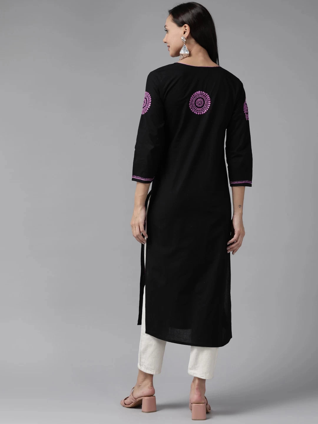 Ada Hand Embroidered Black Cotton Lucknowi Chikankari Straight Kurta A411442