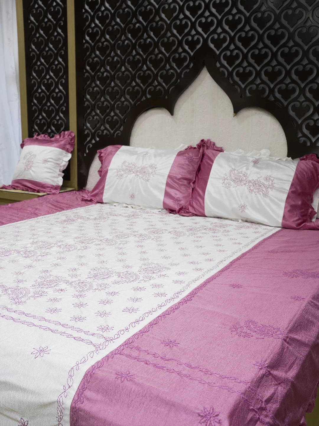 Ada Hand Embroidered White And Pink Silk Lucknowi Chikankari Bed Sheet With Pillow And Cushion Cover Set 01A442692
