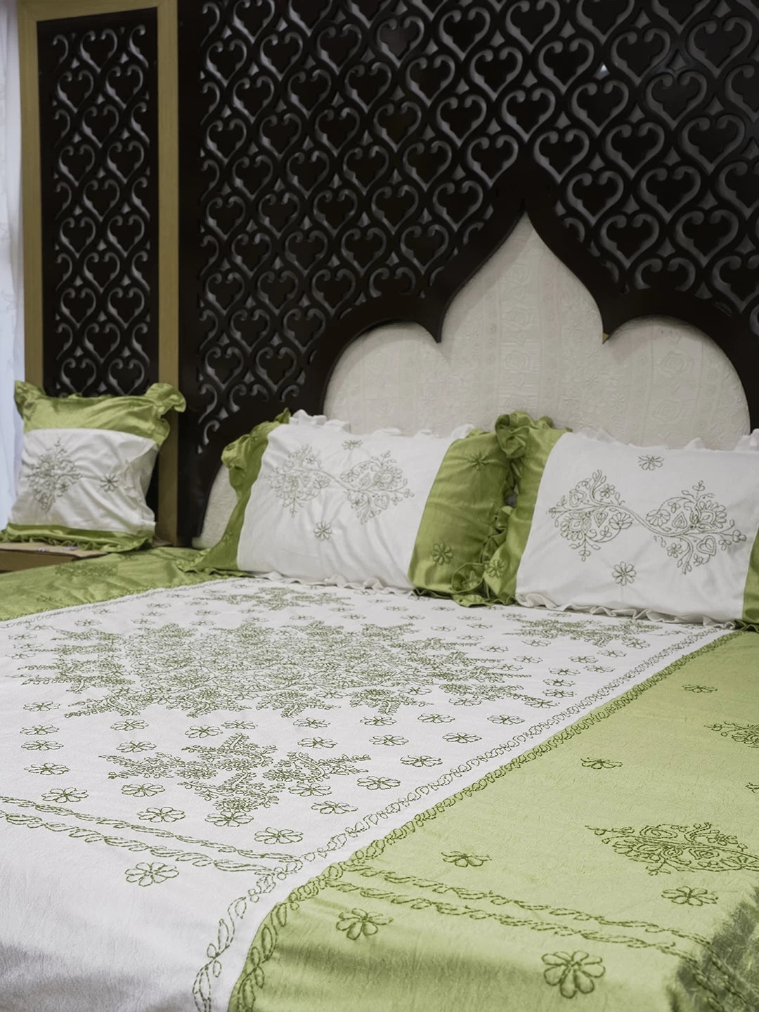 Ada Hand Embroidered White And Green Silk Lucknowi Chikankari Bed Sheet With Pillow And Cushion Cover Set 01A442691