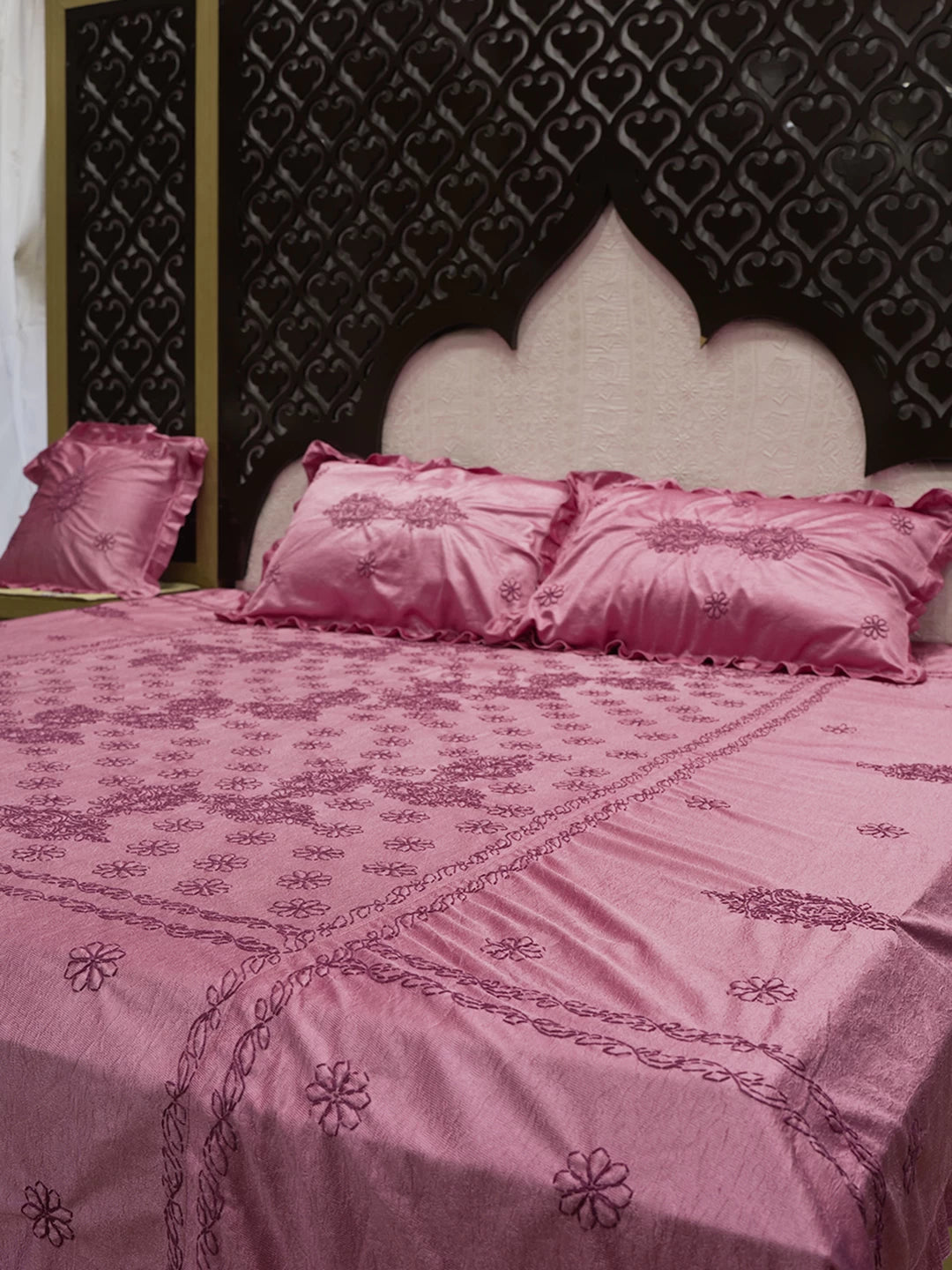 Ada Hand Embroidered Pink Silk Lucknowi Chikankari Bed Sheet With Pillow And Cushion Cover Set 01A483959