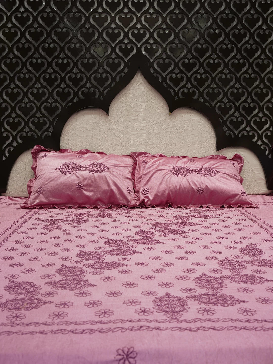 Ada Hand Embroidered Pink Silk Lucknowi Chikankari Bed Sheet With Pillow And Cushion Cover Set 01A483959