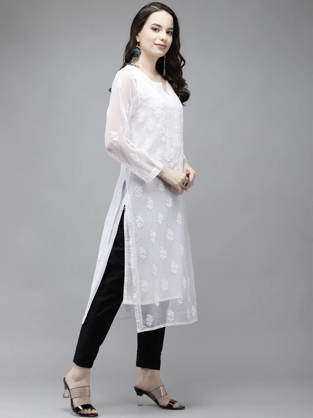 Ada Hand Embroidered White Georgette Lucknowi Chikankari Kurta Set With Slip A811204