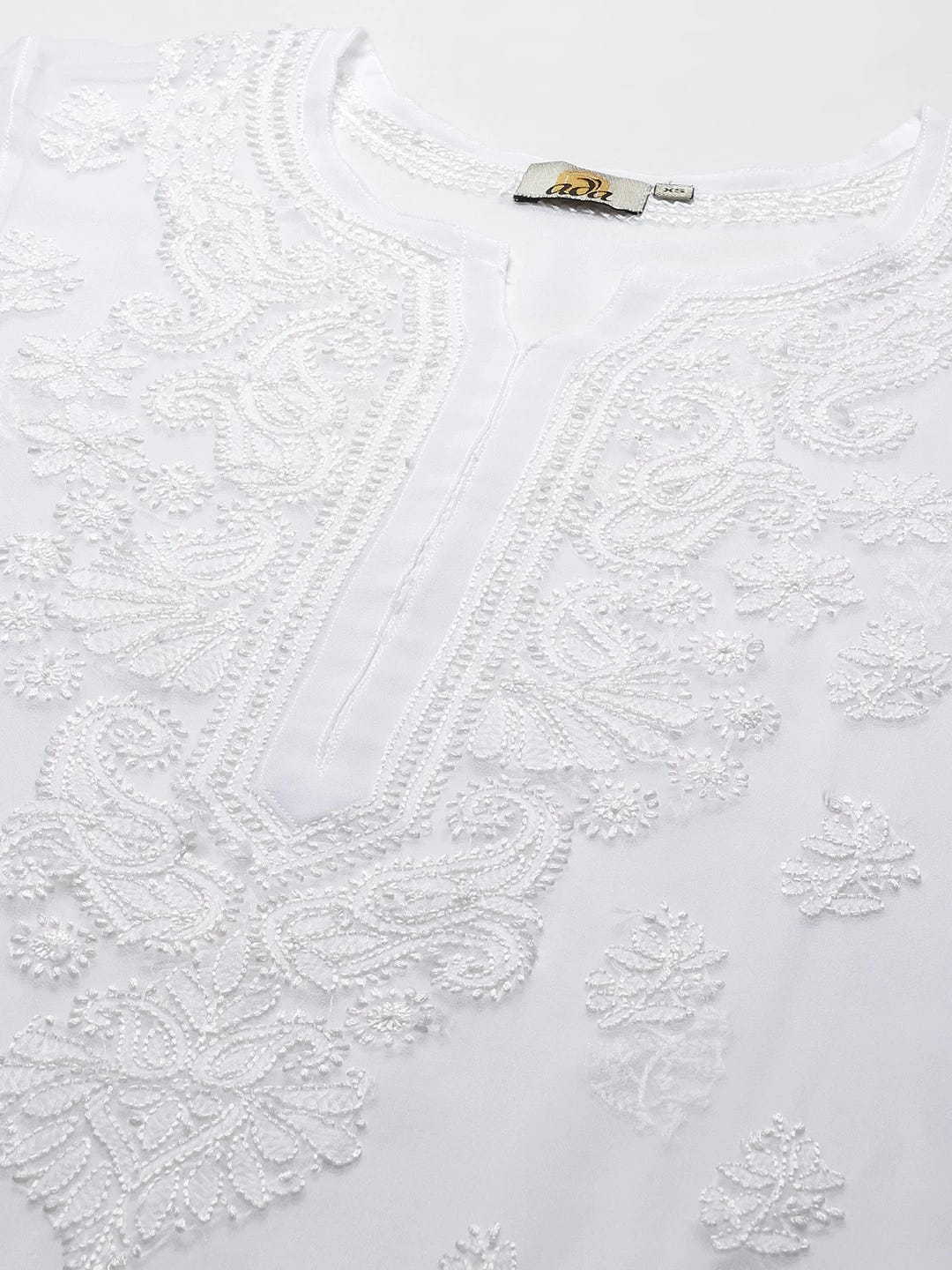 Ada Hand Embroidered White Georgette Lucknowi Chikankari Kurta Set With Slip A811204