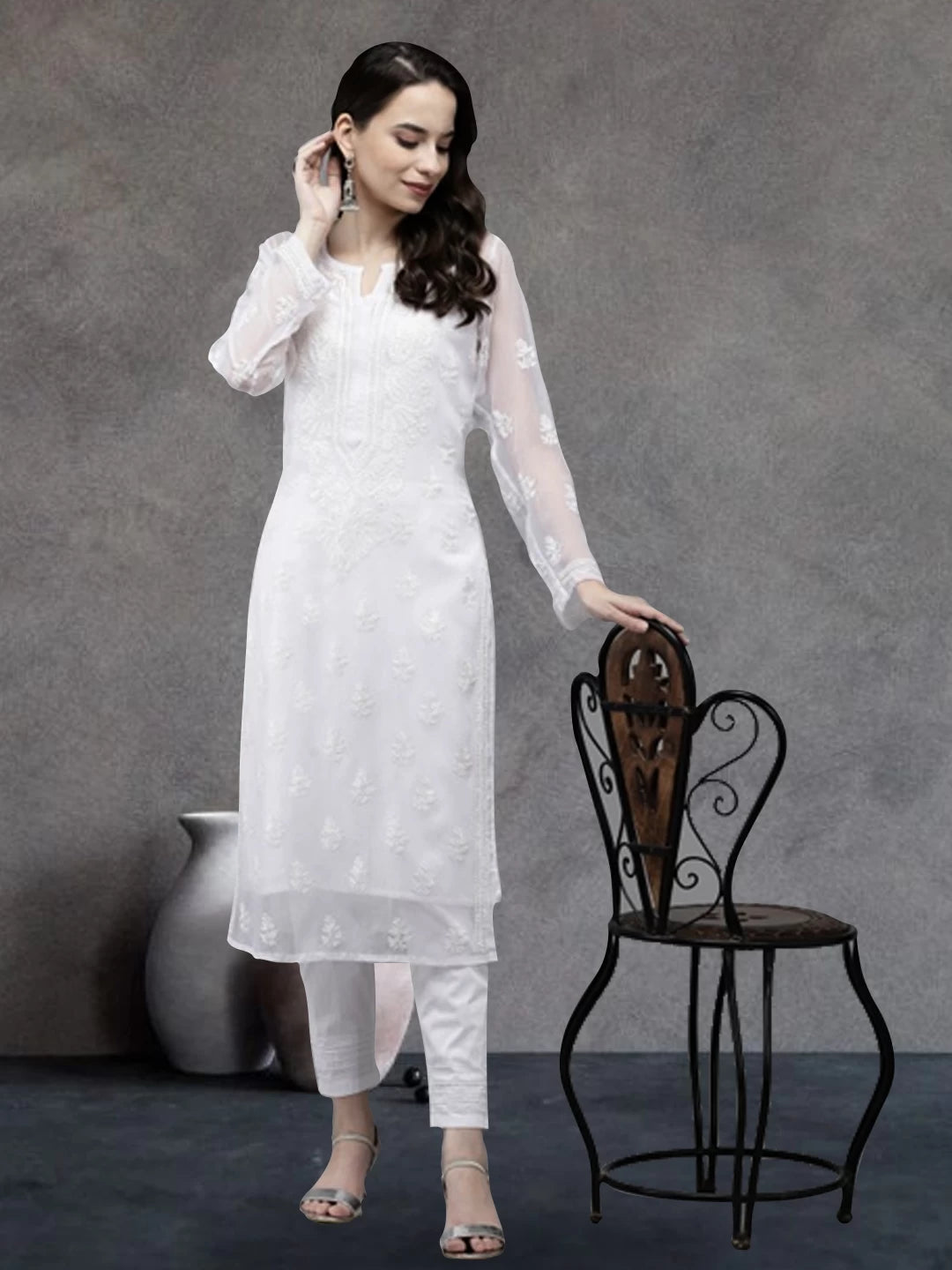 Ada Hand Embroidered White Georgette Lucknowi Chikankari Kurta Set With Slip A811205