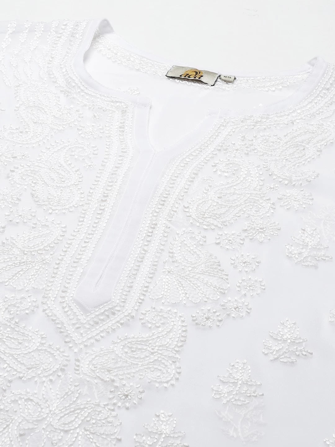 Ada Hand Embroidered White Georgette Lucknowi Chikankari Kurta Set With Slip A811205