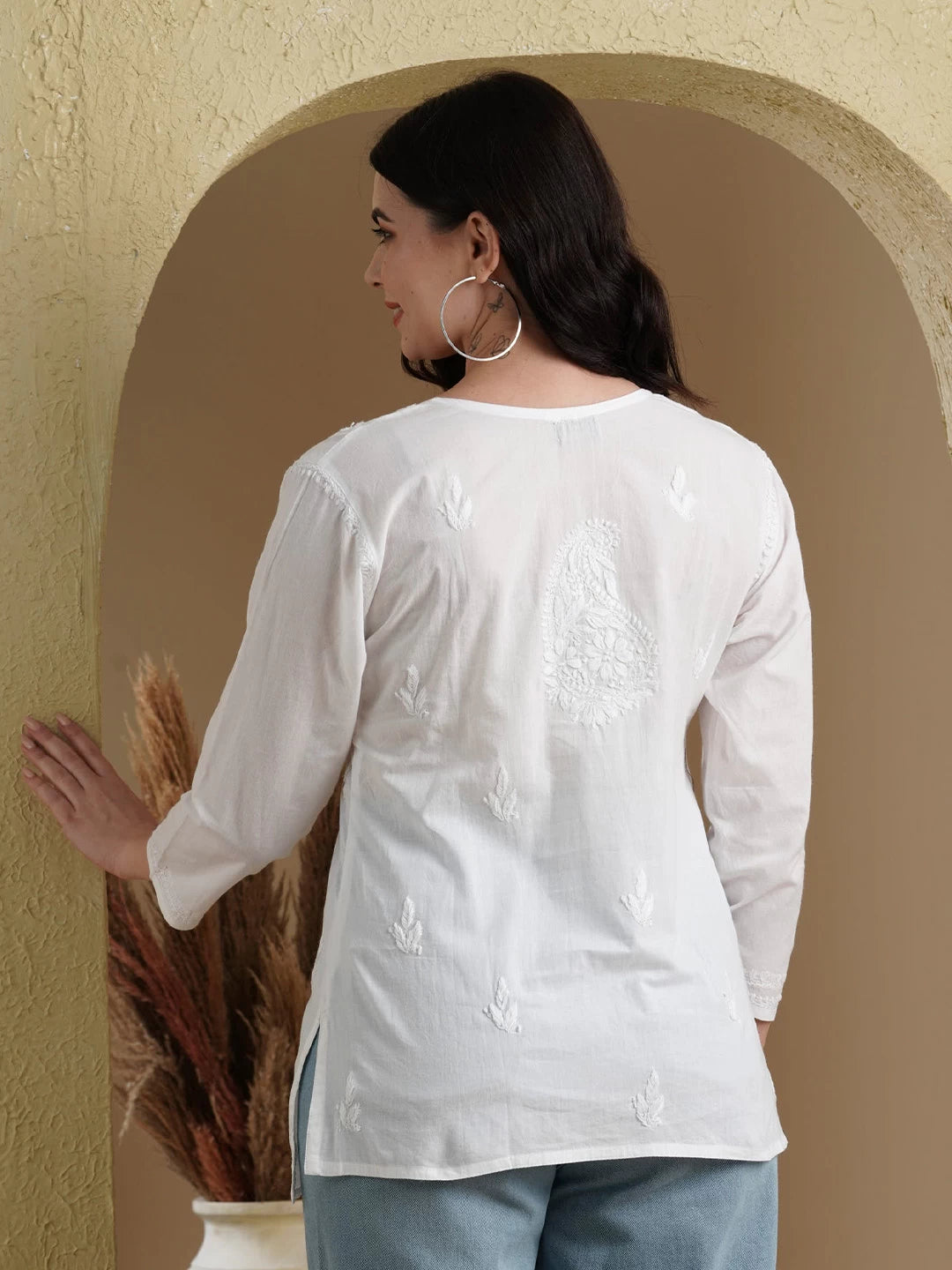 Ada Hand Embroidered White Cotton Lucknowi Chikankari Straight Kurti A100237
