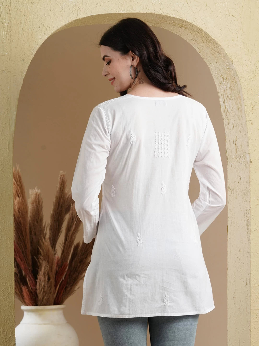 Ada Hand Embroidered White Cotton Lucknowi Chikankari Straight Kurti A100595