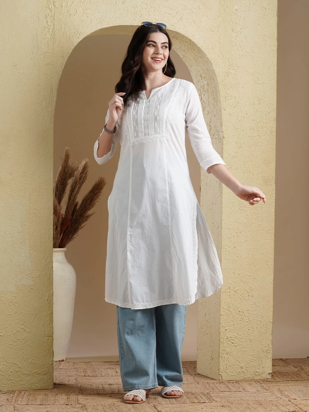 Ada Hand Embroidered White Cotton Lucknowi Chikankari Straight Kurta A100140